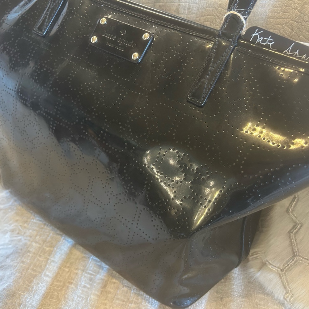 Gorgeous Kate Spade Patent Leather Spade Embossed Shoulder Bag. New!